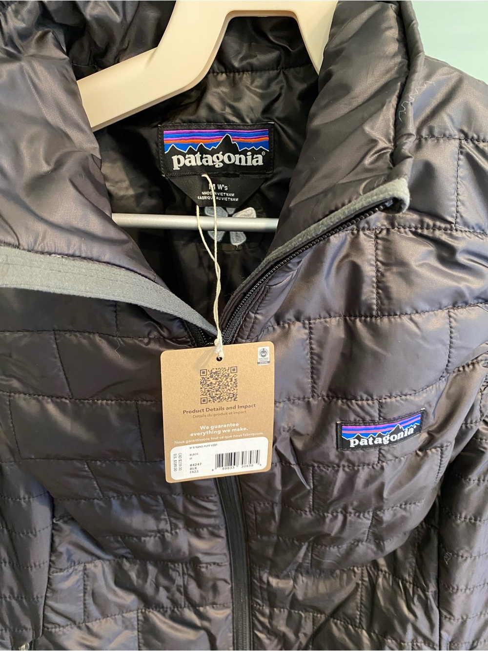 Patagonia Women's Black Quilted Puffer Vest - Picture 4 of 7